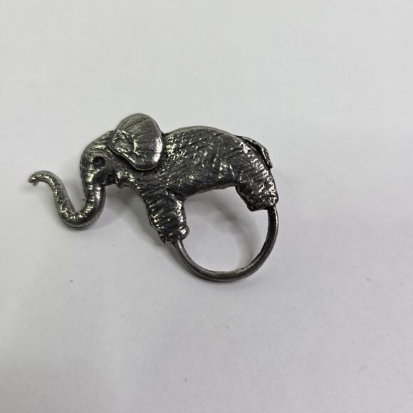 Unmarked Silver tone Elephant Animal Eyeglasses Holder Pin Broach - Picture 2 of 8